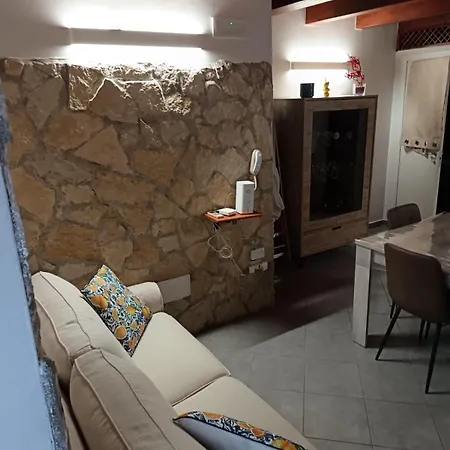 Al Bastione 2 Oda ve Kahvaltı 3*